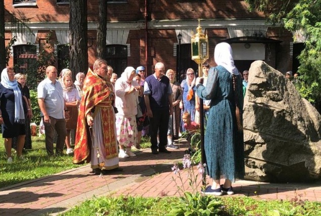 Молебен в память Ильи Щапова прошел в Щаповском
