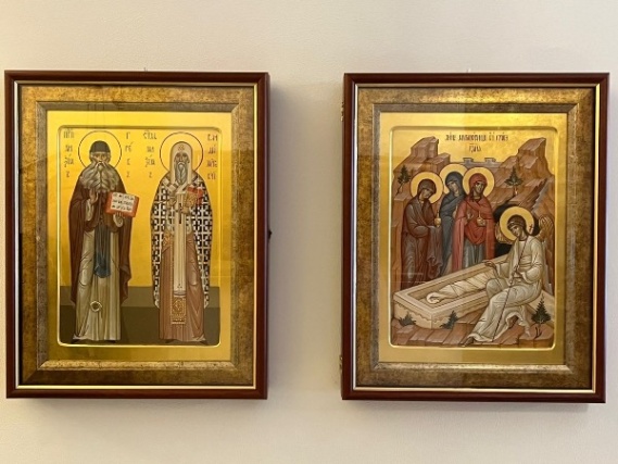 Служители Щаповского храма показали новые иконы в обители