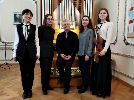 Концерт класса доцента консерватории прошел в Щаповском органном зале