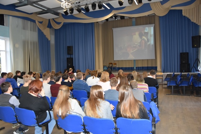 Сотрудник ОНК УВД по ТиНАО провел лекцию для подростков