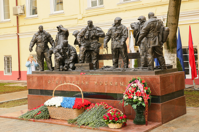 Торжественное открытие первого памятника московским пожарным состоялось в Москве