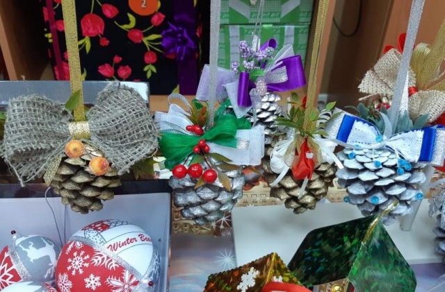 Благотворительная рождественская ярмарка открылась в воскресной школе