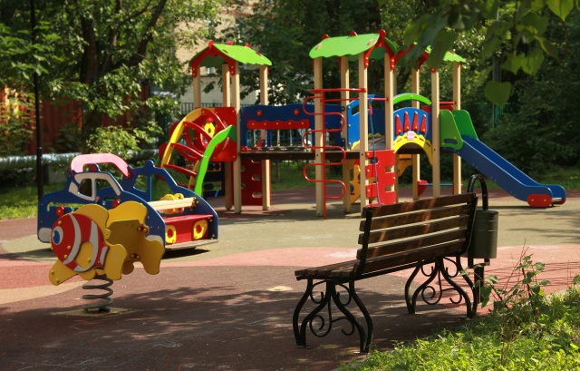 Семь детских площадок появится в поселении Щаповское
