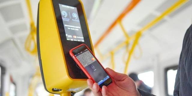 Новое оборудование для контроля оплаты проезда установят в московском транспорте