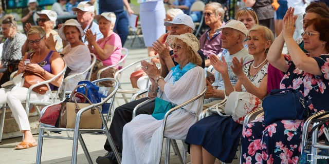 Как в парках отметят Международный день пожилых людей