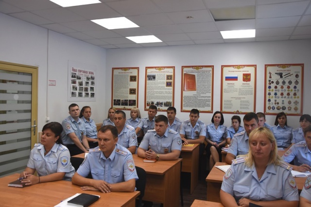 Начальник УВД по ТиНАО представил личному составу новых руководителей межмуниципальных отделов полиции 