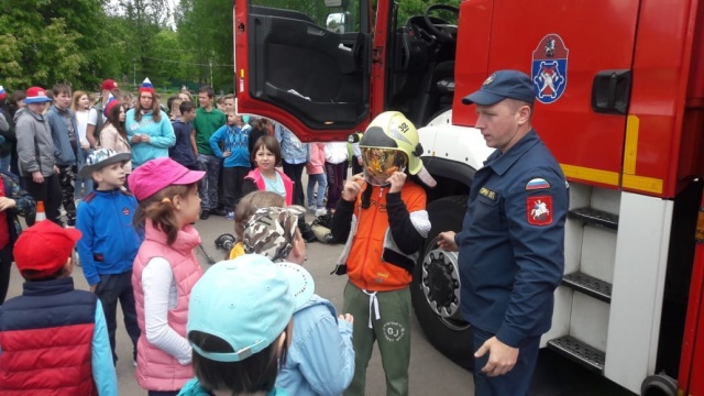 Пожарные провели профилактические беседы и мастер-классы с детьми
