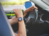 Куда следует сообщить, если видишь пьяного водителя на дороге