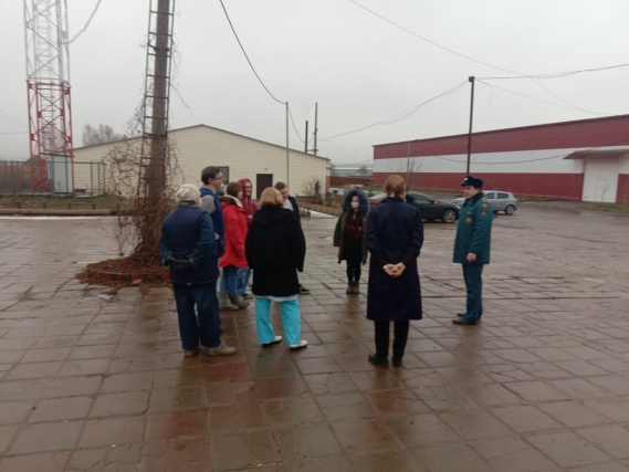 Проведена эвакуация при пожаре сотрудников организации на территории Новой Москвы