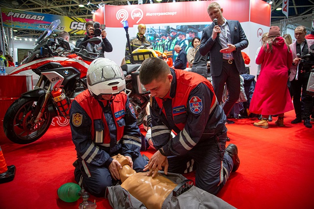 Работники Пожарно-спасательного центра показали свое мастерство на выставке «Мотовесна-2022»