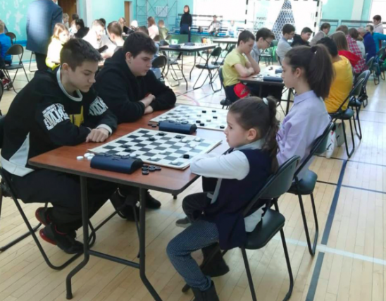 Спортсмены из Щаповского приняли участие в соревнованиях по шашкам