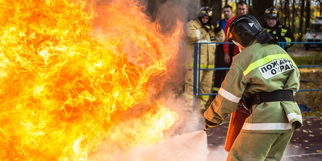 В Апаринках соревновались более двухсот добровольных пожарных
