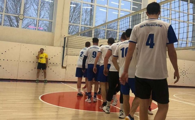 Спортсмены Щаповского поучаствовали в окружном турнире по волейболу