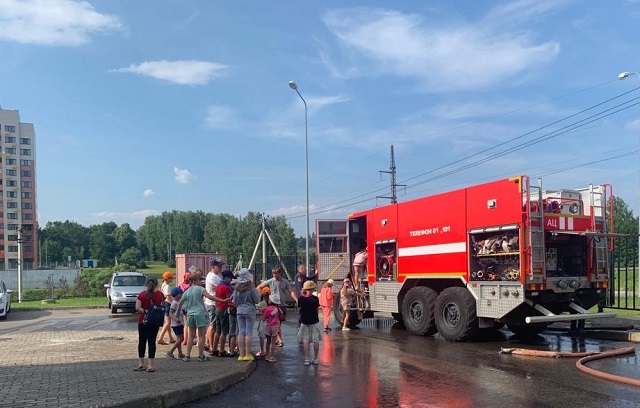 Пусть лето будет безопасным: пожарные проводят увлекательные мероприятия для детей