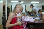  Сотрудники Центра социального обслуживания «Щербинский» пригласили принять участие в мастер-классе «Кожаные фантазии»