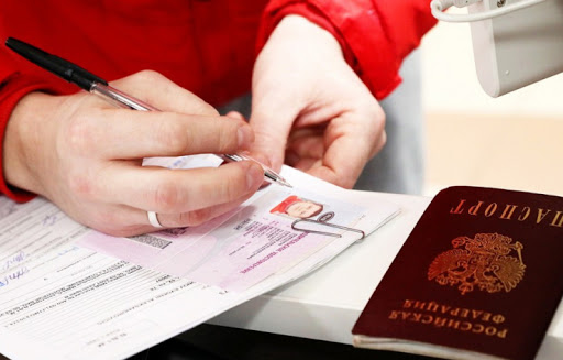 МВД России разъясняет временные меры, связанные с продлением национальных водительских удостоверений
