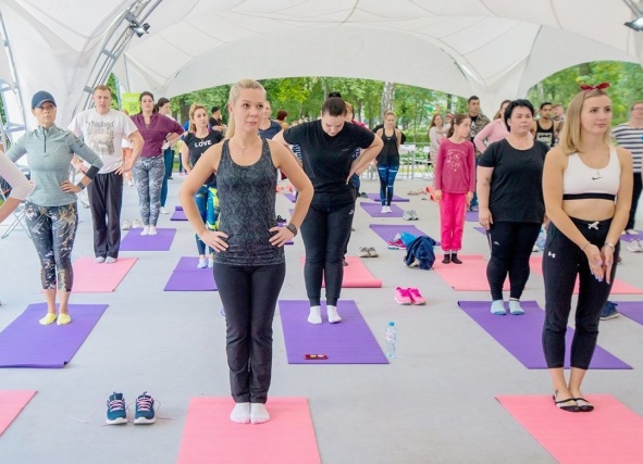 Тренировки по йоге возобновят в столице с начала июля