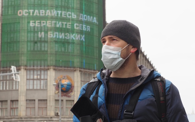Жителям Москвы напомнили об ограничениях в связи с пандемией коронавируса