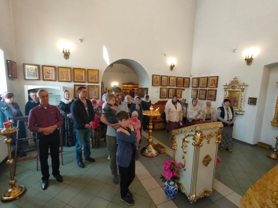 Неделю Всех святых отметили в Щаповском храме
