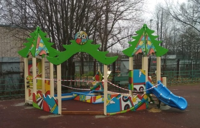 Ремонт детской площадки завершат в Щаповском