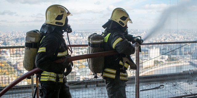 В Москве прошли масштабные учения по тушению пожара в высотном здании