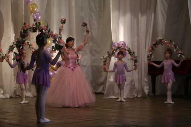 Праздничный концерт к 8 Марта организовали в Доме культуры «Солнечный» 