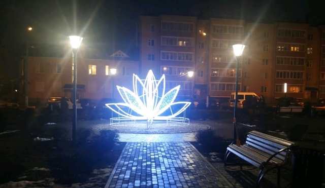 Новогодние инсталляции установили в Щаповском