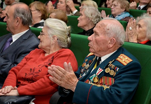 Участники Совета ветеранов посетили концерт