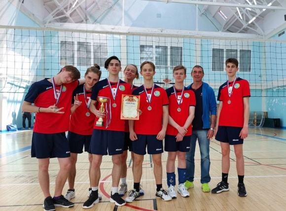 Спортсмены из Щаповского приняли участие в турнире по волейболу