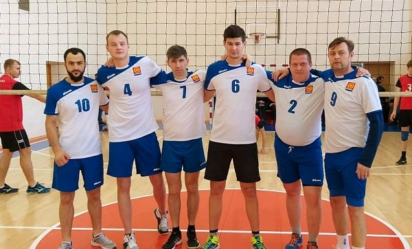 Жители Щаповского победили в матче турнира по волейболу