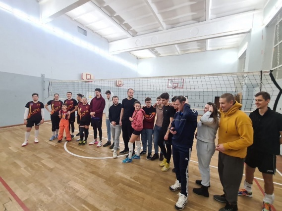 Турнир по волейболу организовали в СК «Заря»