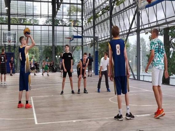 Спортивная команда из поселения Щаповское приняла участие в турнире по стритболу