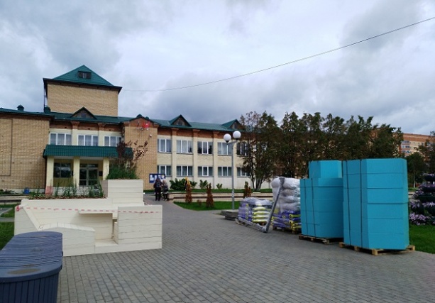 В поселке Щапово началась подготовка к фестивалю «Цветочный джем»