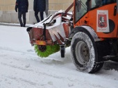 Борьба со снегопадами: более 130 тысяч сотрудников коммунальных служб и 18 тысяч единиц техники вышли на уборку снега