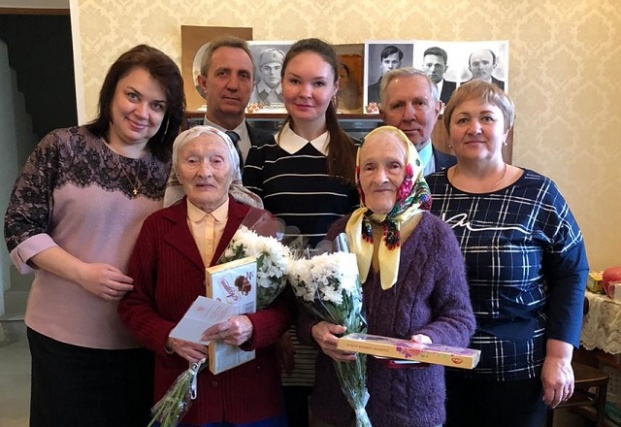 В Щаповском поселении продолжаются акции по награждению ветеранов юбилейными медалями 